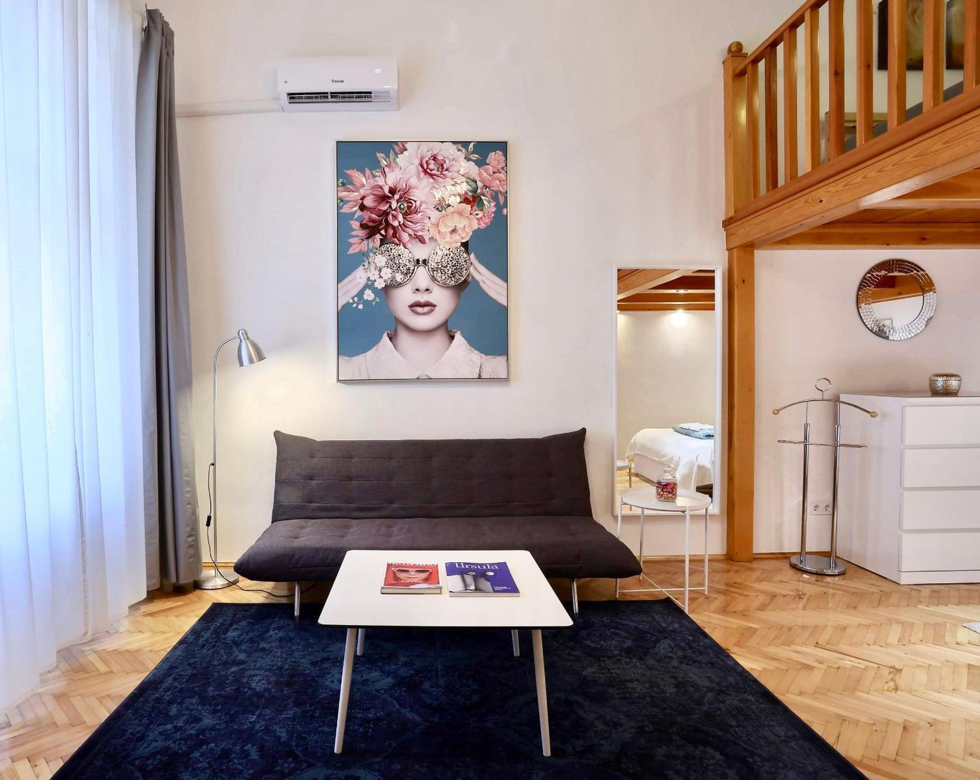 Christie'S Downtown Apartment, Budapest